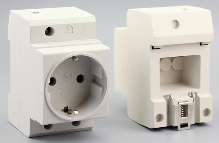 Socket